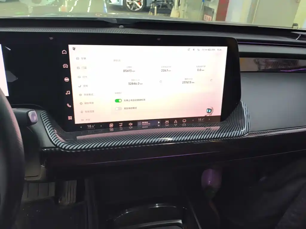 XPeng P7 — миниатюра 13