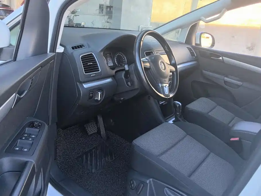 Volkswagen Sharan — миниатюра 9