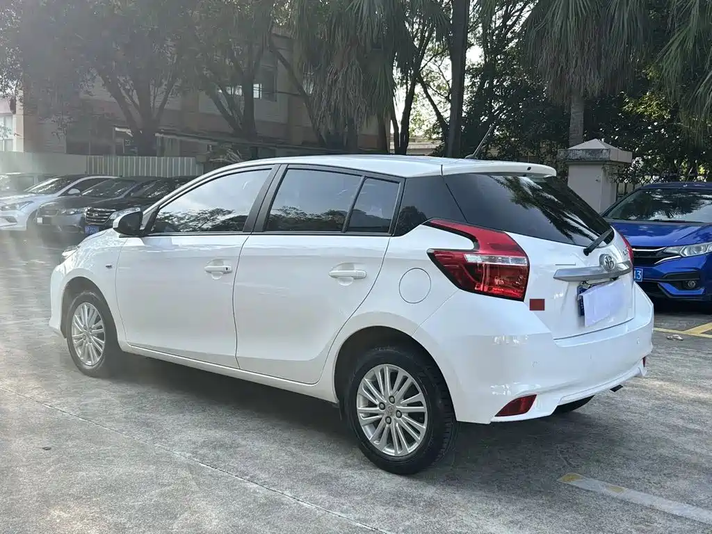 Toyota Vios FS — миниатюра 9