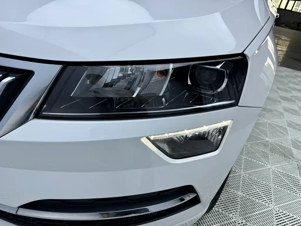 Skoda Karoq 2022 TSI280 Premium