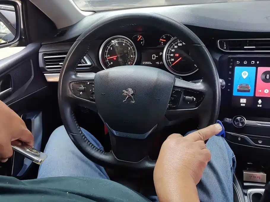 Peugeot 408 — миниатюра 15