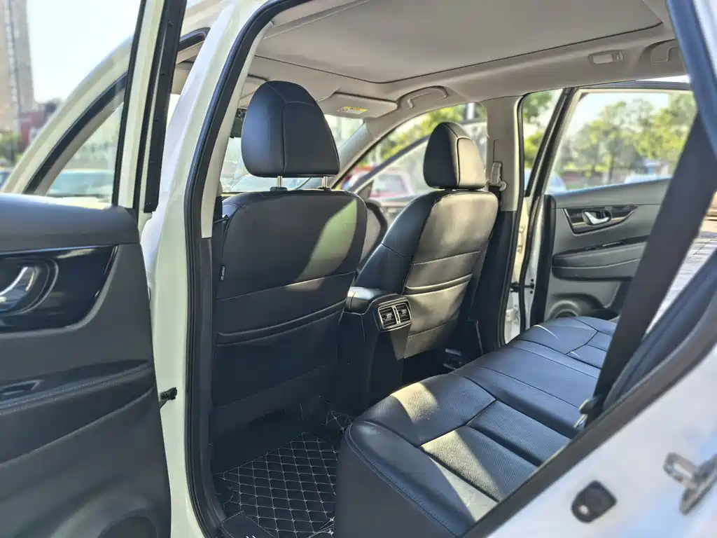 Nissan X-Trail — миниатюра 9