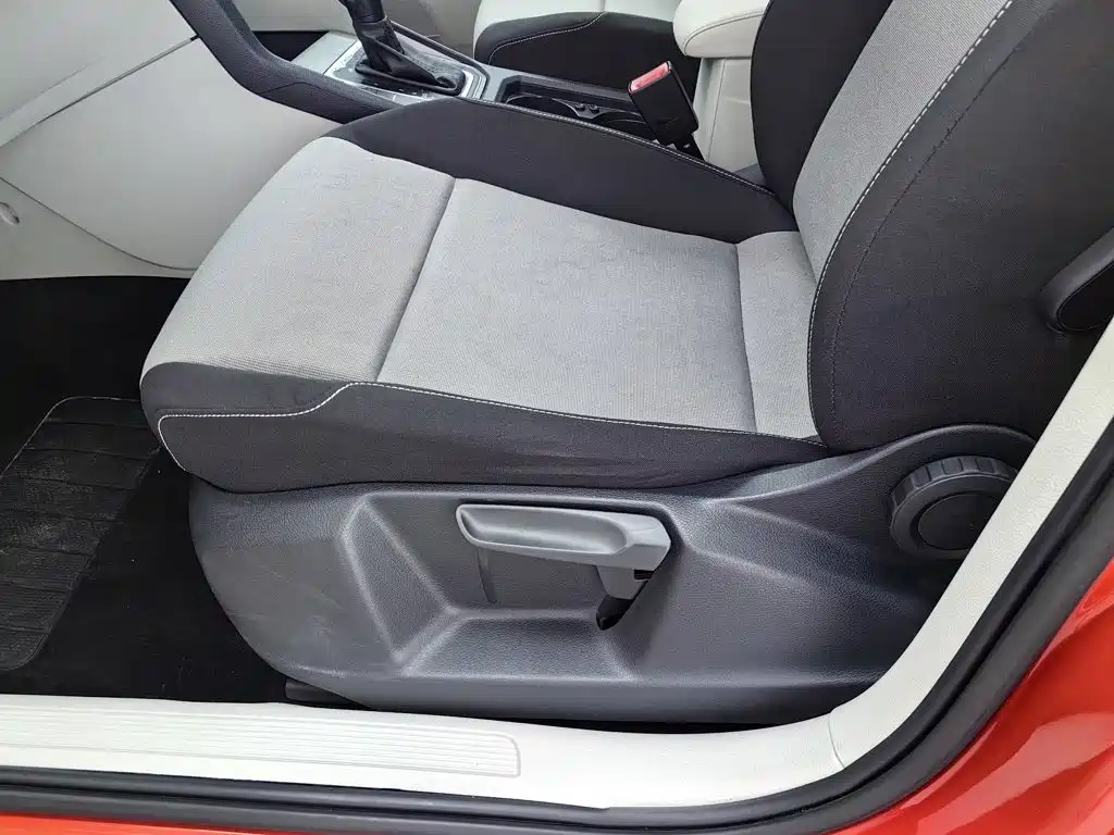 Volkswagen Golf Sportsvan — миниатюра 20