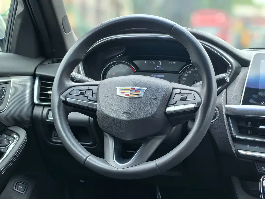 Cadillac CT5 — миниатюра 11