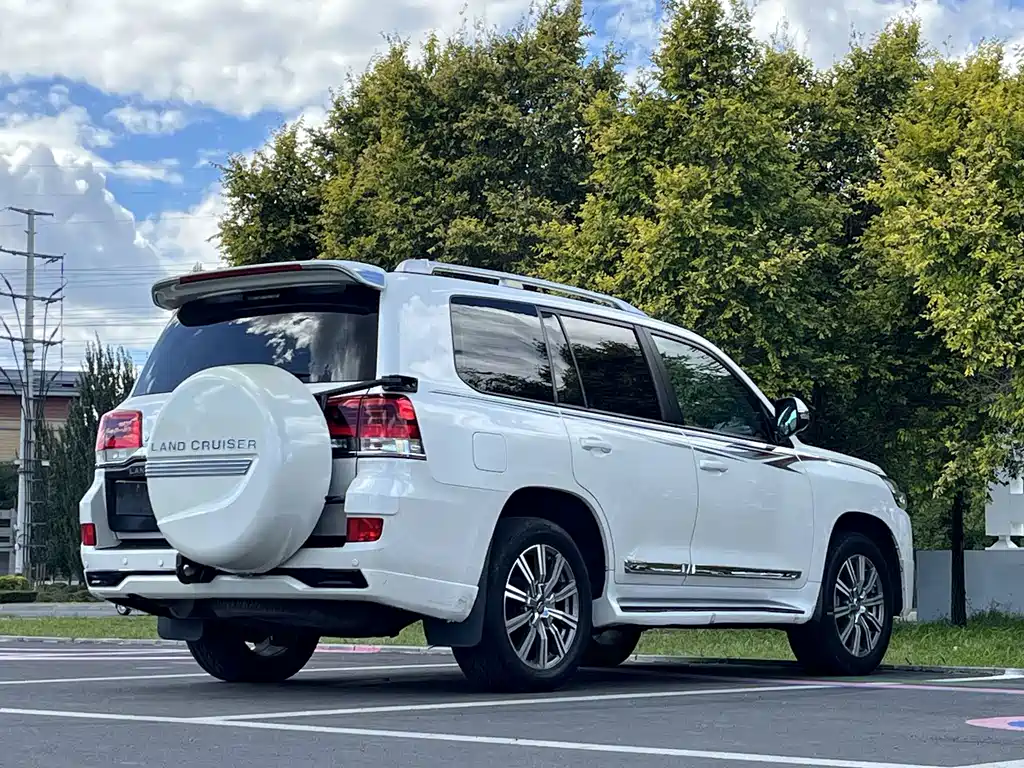 Toyota Land Cruiser — миниатюра 6