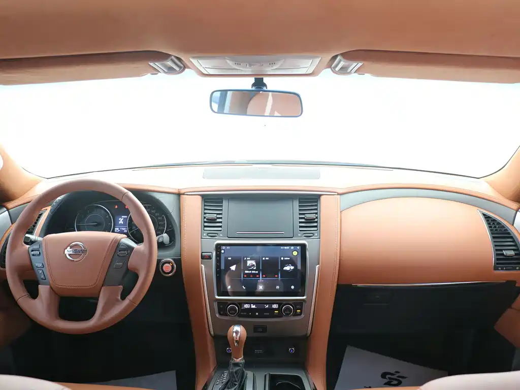 Nissan Patrol — миниатюра 9