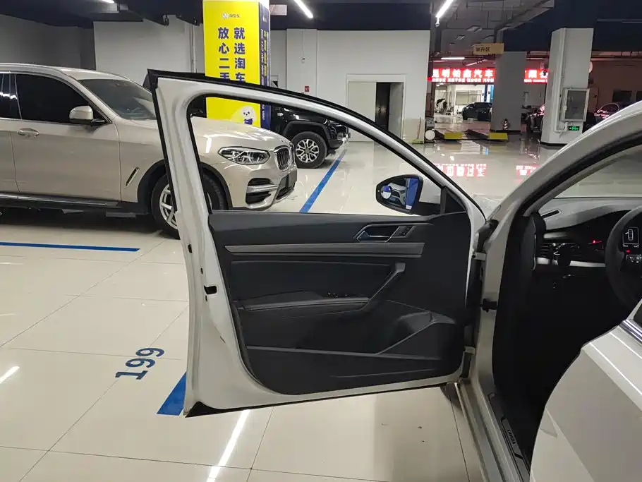 Volkswagen Lavida — миниатюра 7
