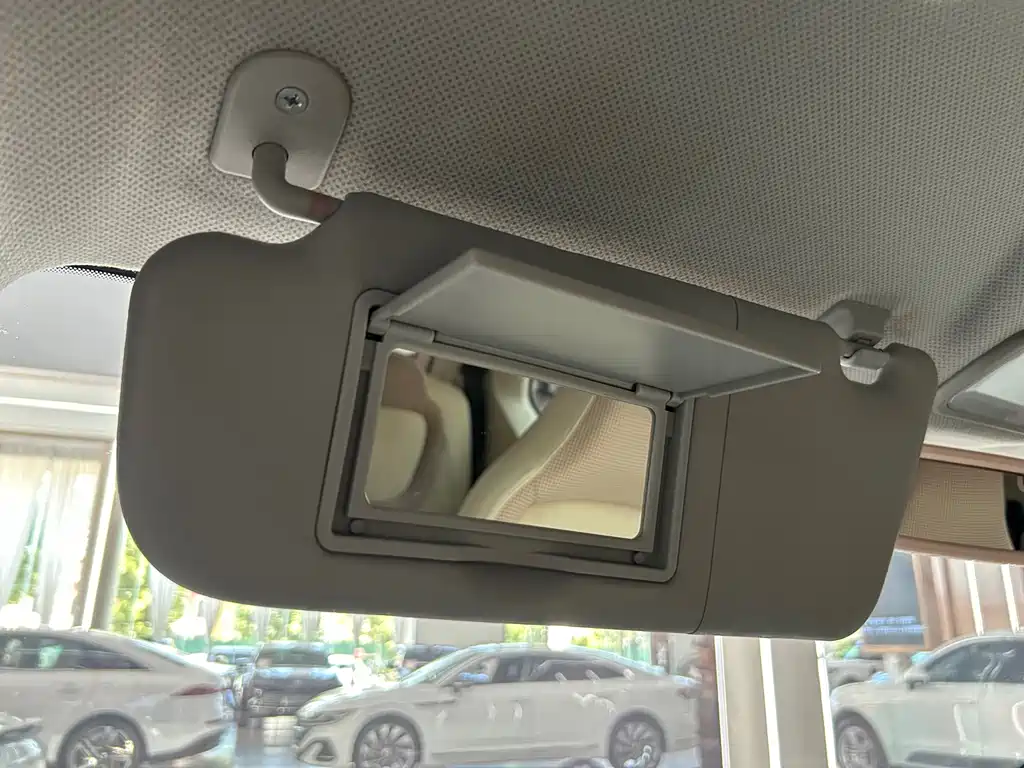 Wuling MINIEV — миниатюра 20