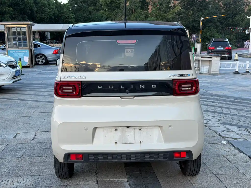 Wuling MINIEV — миниатюра 6