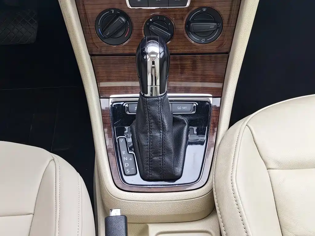 Volkswagen Lavida — миниатюра 13