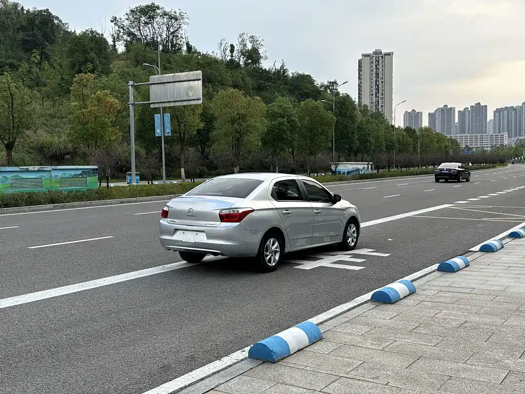 Citroen Elysee — миниатюра 5