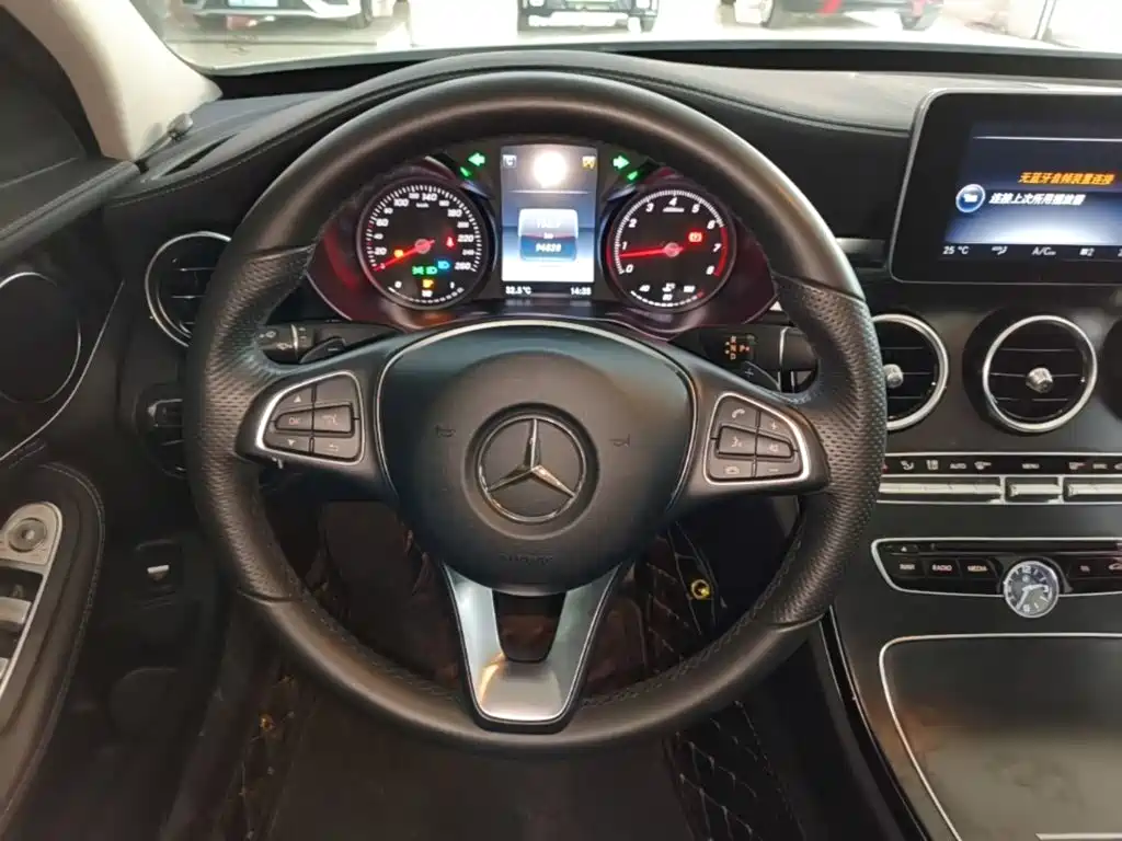 Mercedes-Benz C-Class — миниатюра 7