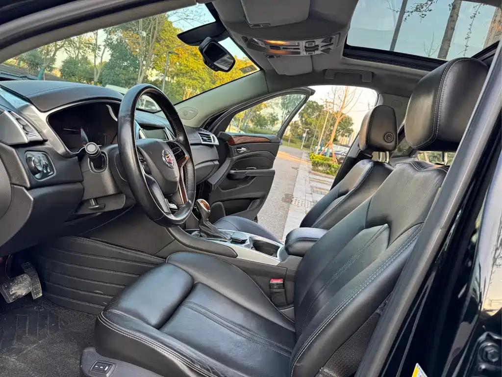 Cadillac SRX — миниатюра 9