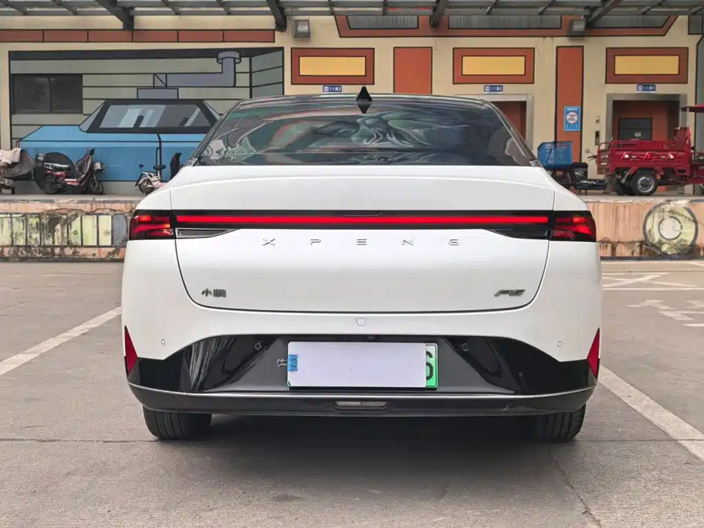 XPeng P5 — миниатюра 17