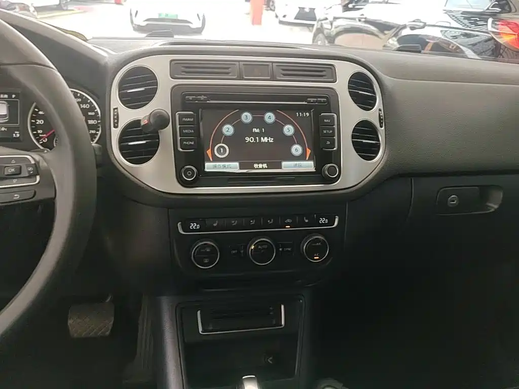 Volkswagen Tiguan — миниатюра 13