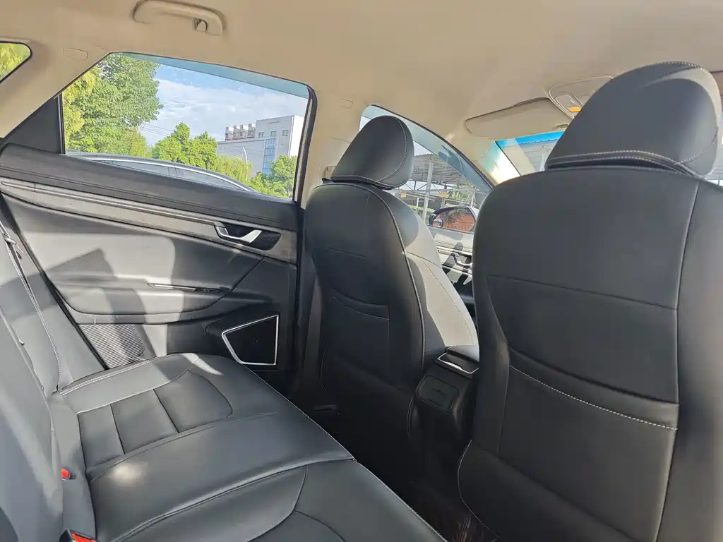 Geely Emgrand GS — миниатюра 8