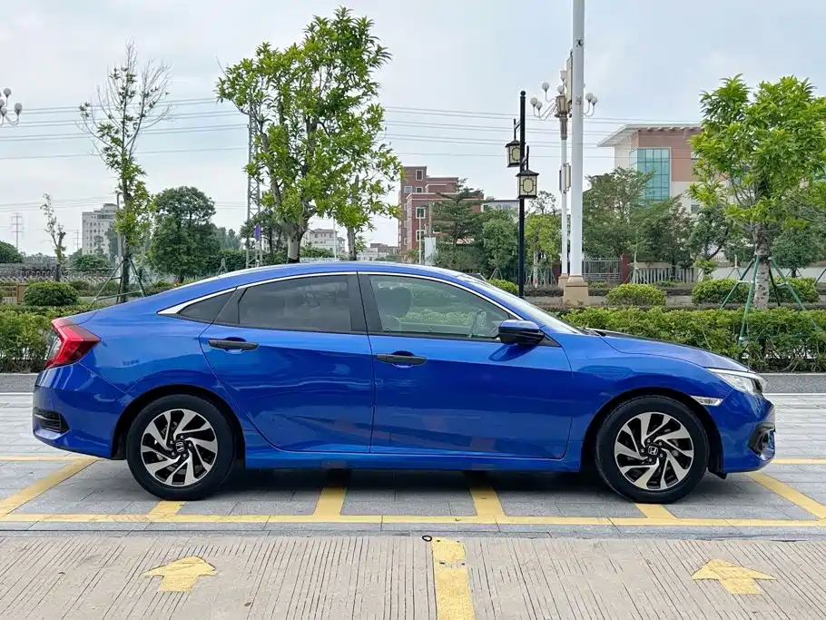Honda Civic — миниатюра 3