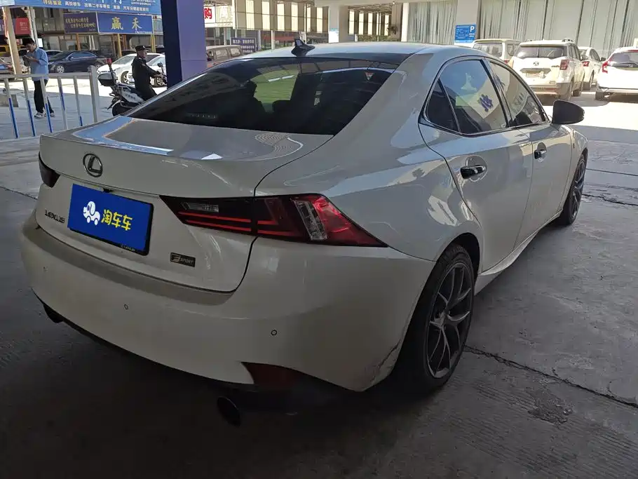 Lexus IS — миниатюра 3