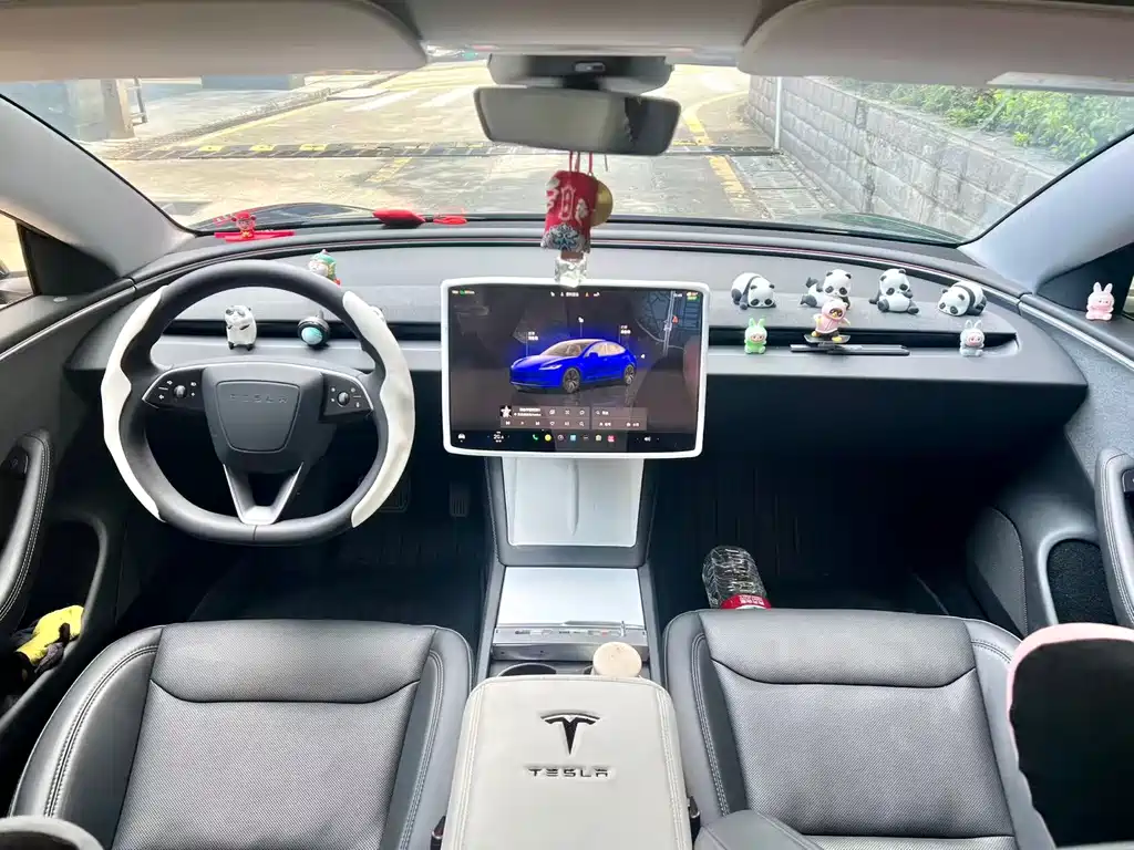 Tesla Model 3 — миниатюра 6