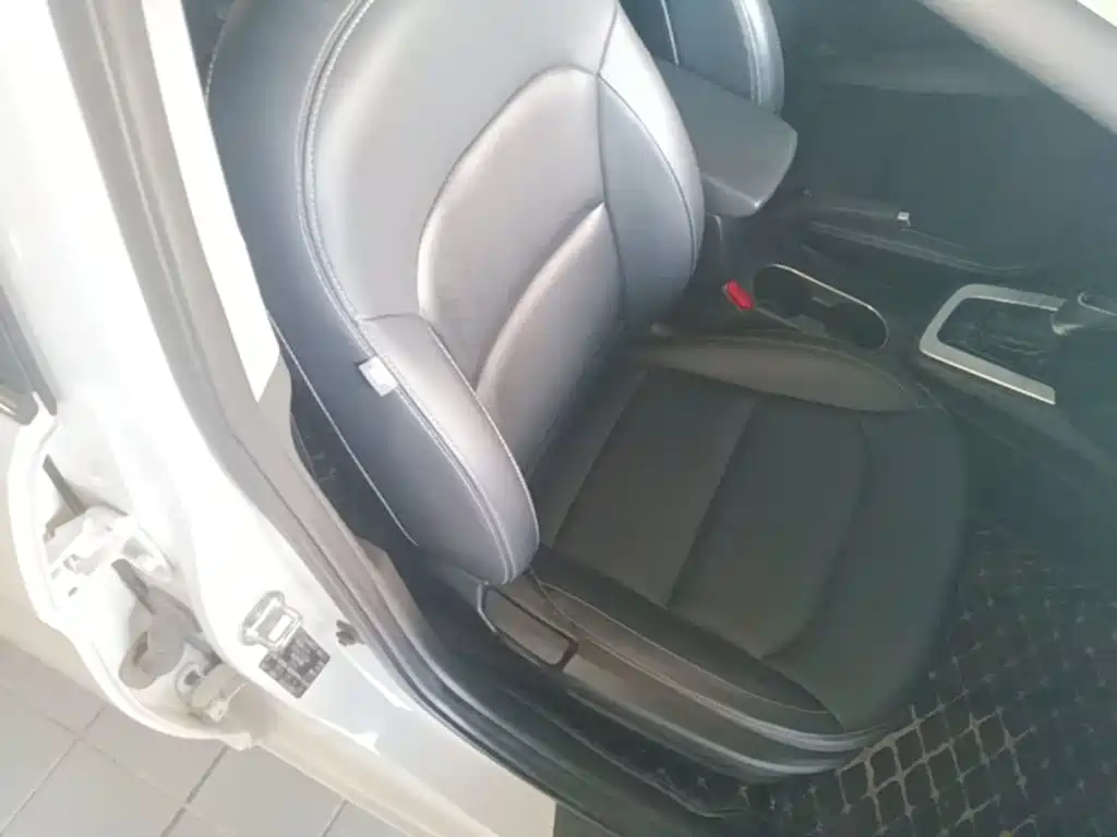 Hyundai Elantra — миниатюра 25