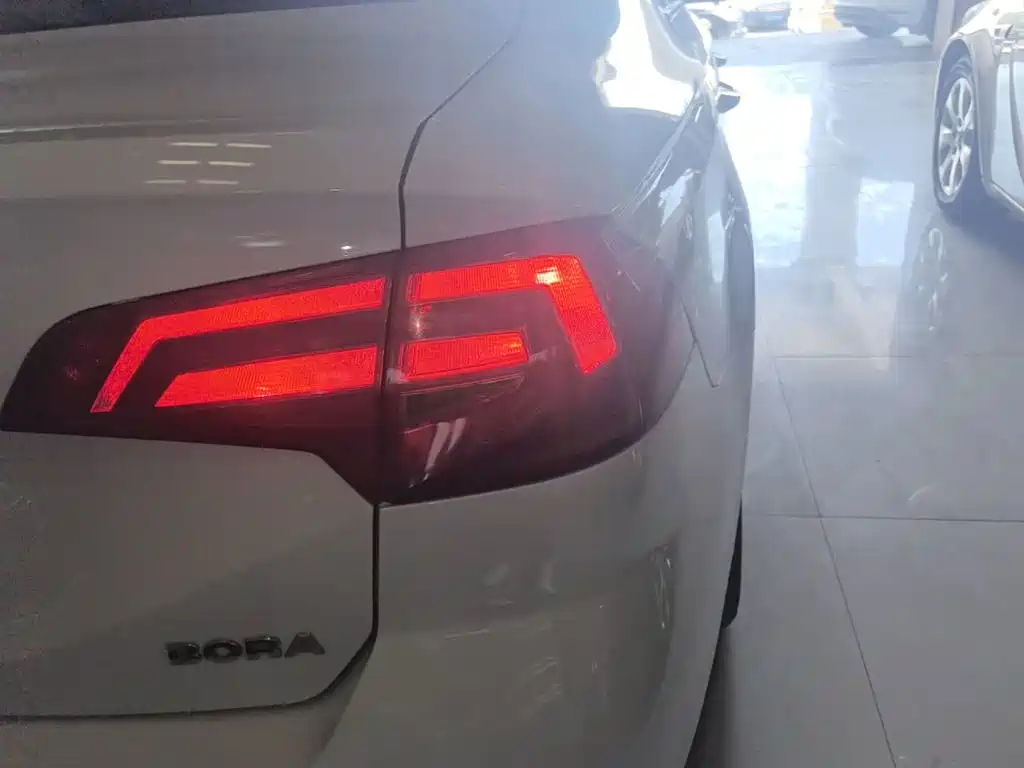 Volkswagen Bora — миниатюра 8