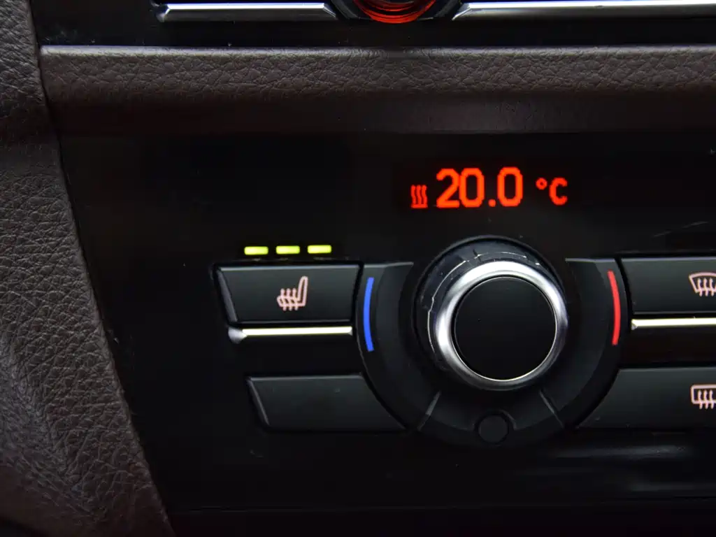 BMW 5 Series — миниатюра 15