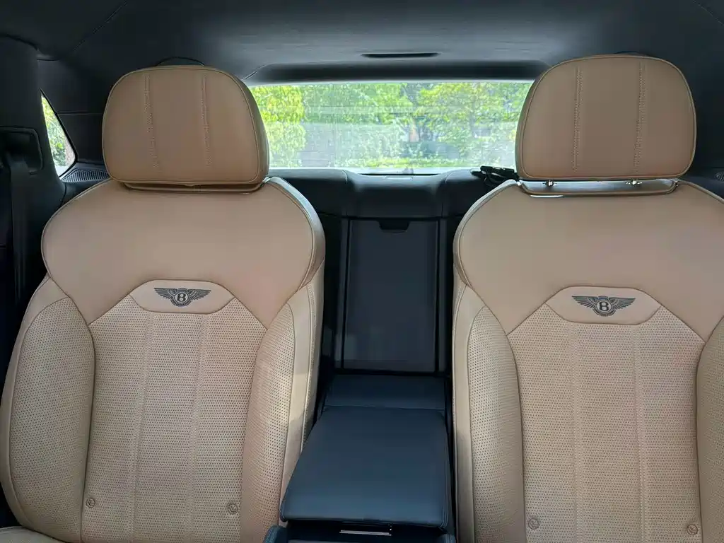 Bentley Bentayga — миниатюра 13