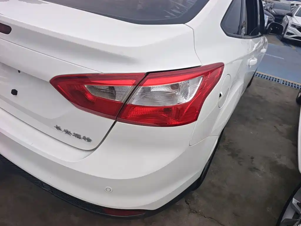 Ford Focus — миниатюра 8
