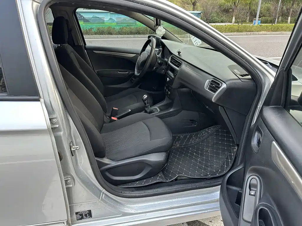 Citroen Elysee — миниатюра 12