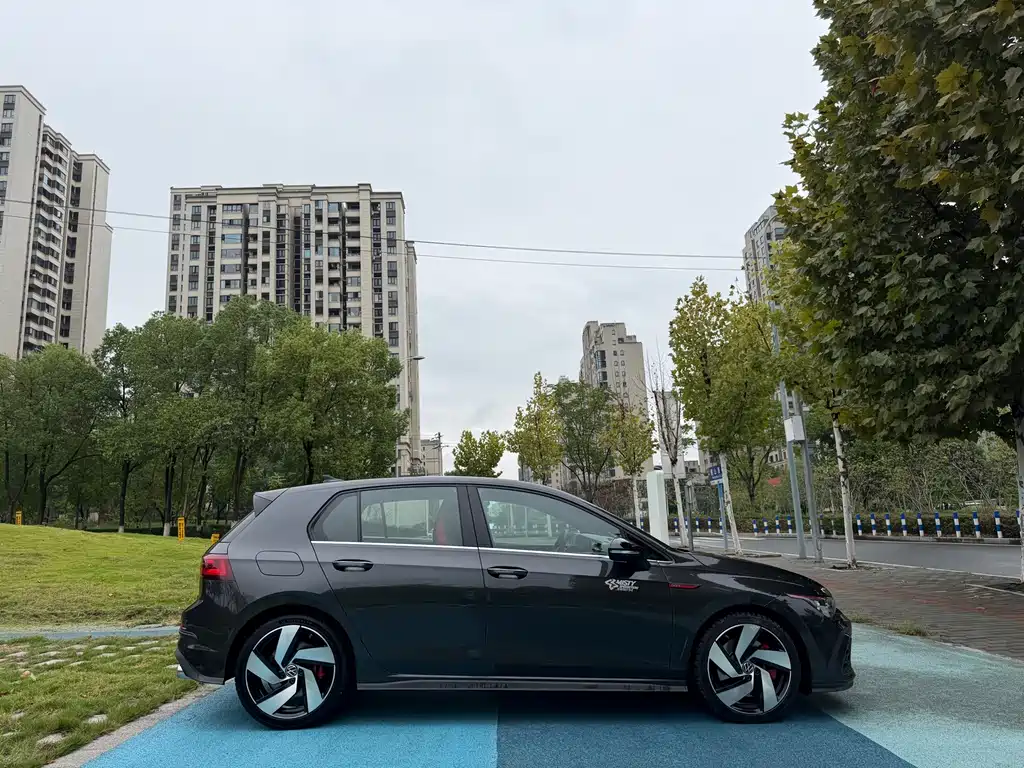 Volkswagen Golf GTI — миниатюра 7