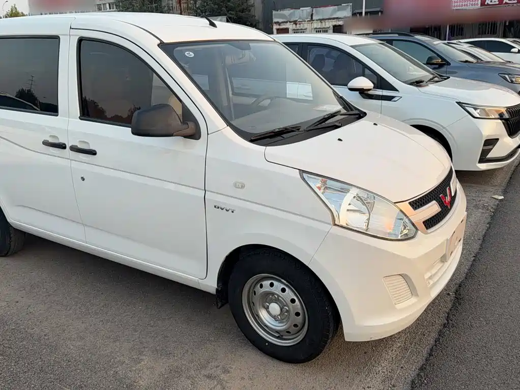 Wuling Rongguang V — миниатюра 7