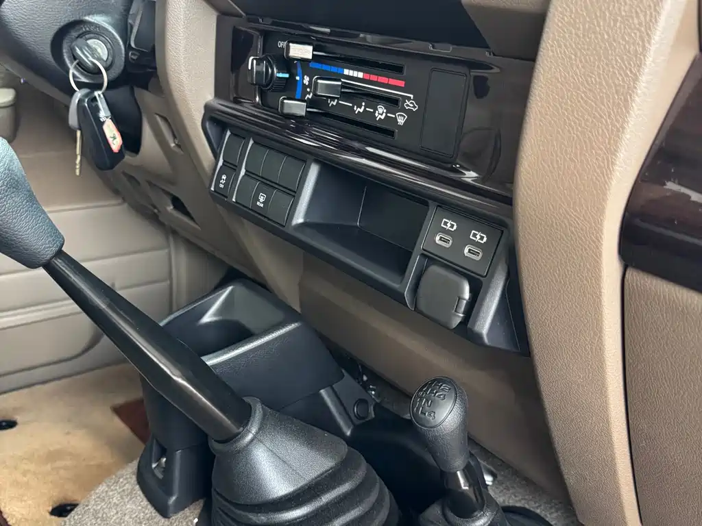 Toyota Land Cruiser LC76 2025 2.8T
