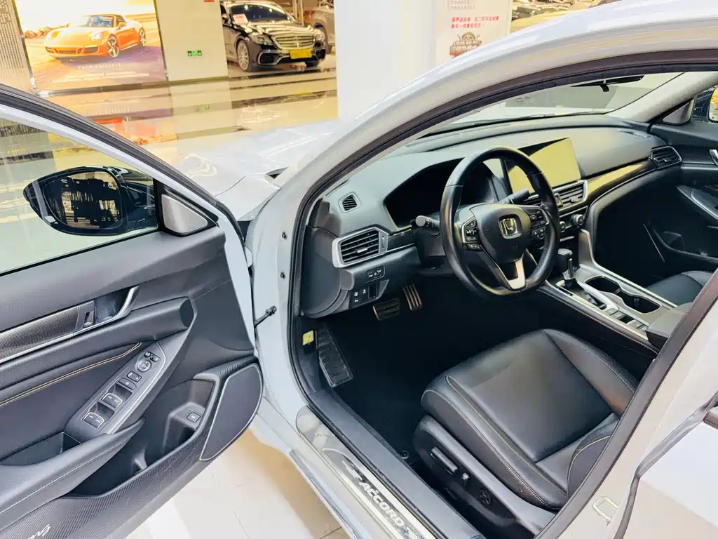 Honda Accord — миниатюра 7