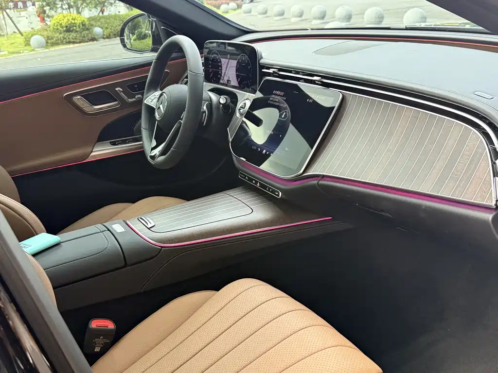 Mercedes-Benz E-Class — миниатюра 12