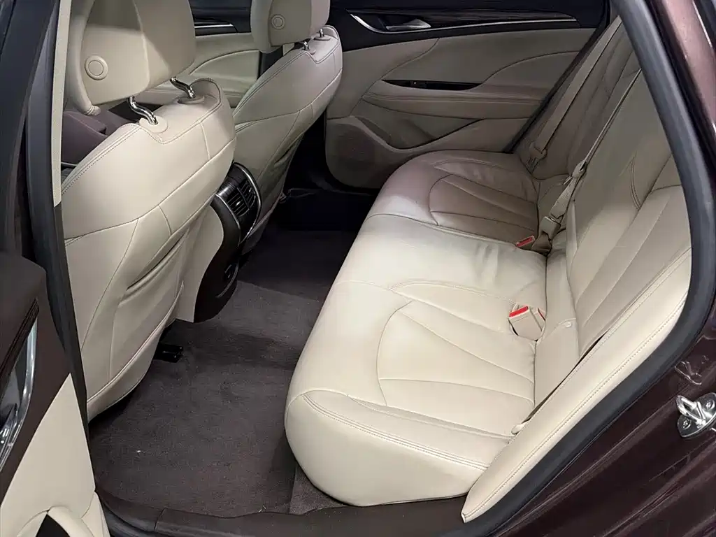 Buick LaCrosse — миниатюра 5