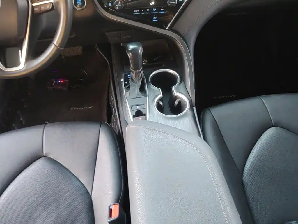 Toyota Camry — миниатюра 14