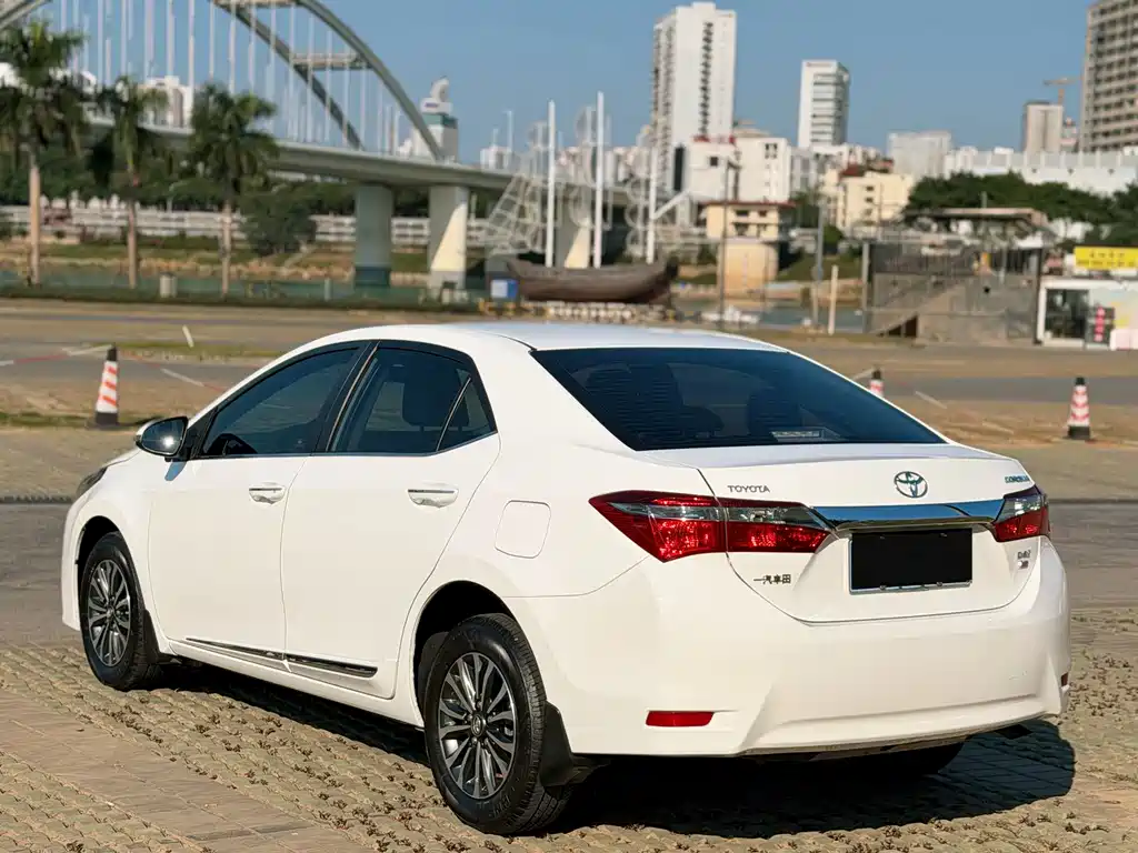 Toyota Corolla — миниатюра 4