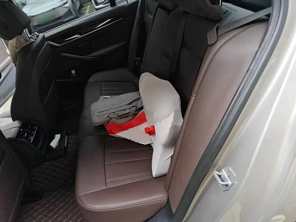 BMW 5 Series — миниатюра 15