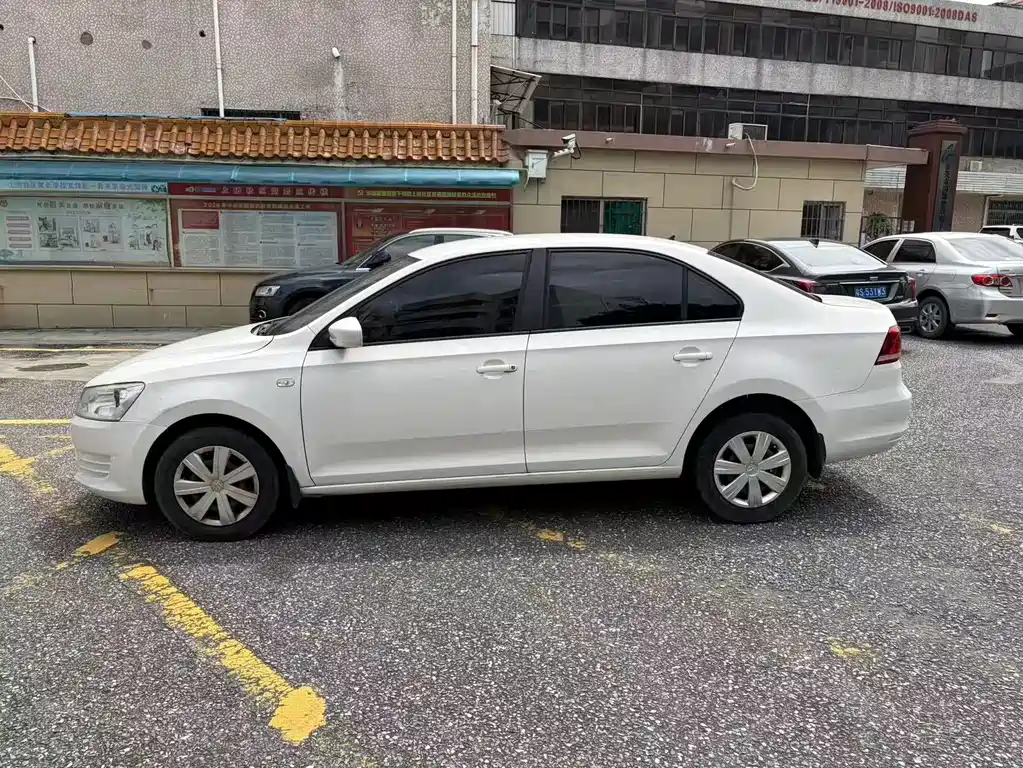 Volkswagen Santana — миниатюра 6