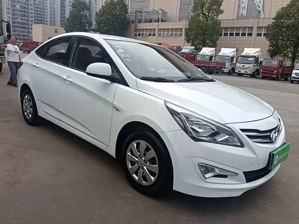Hyundai Verna — миниатюра 4
