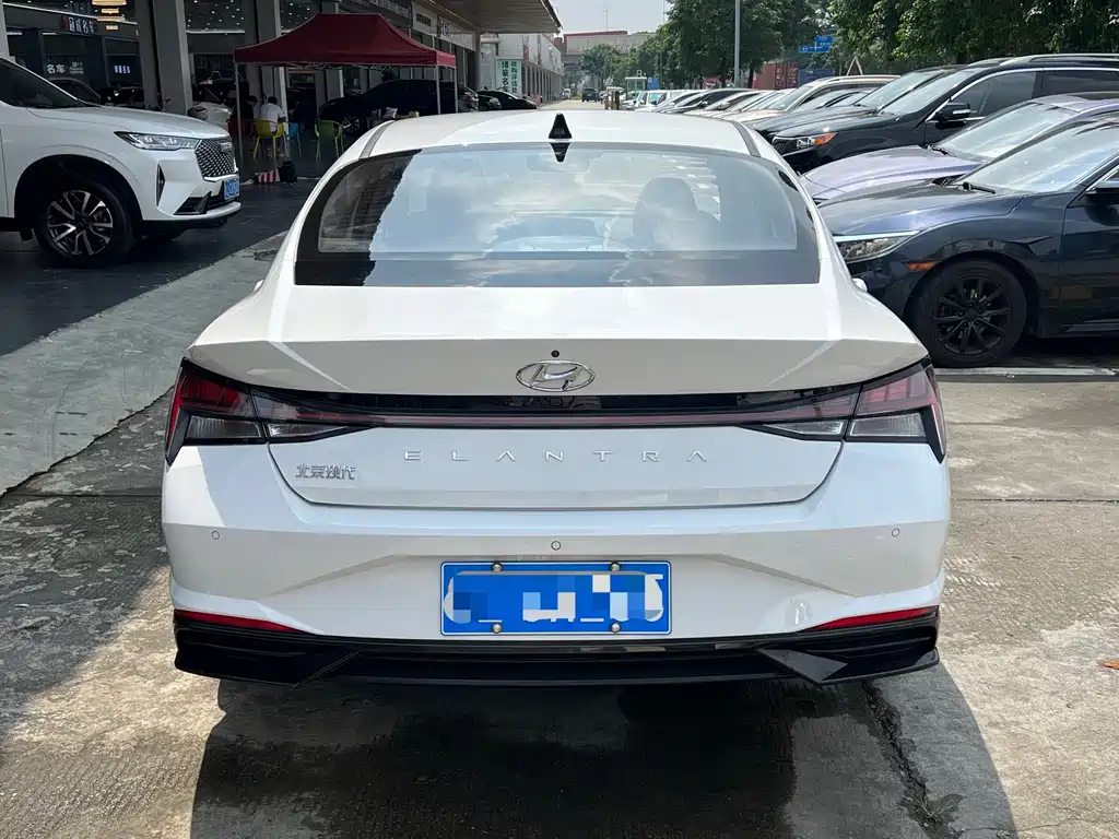 Hyundai Elantra — миниатюра 13