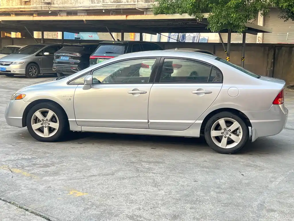Honda Civic — миниатюра 8
