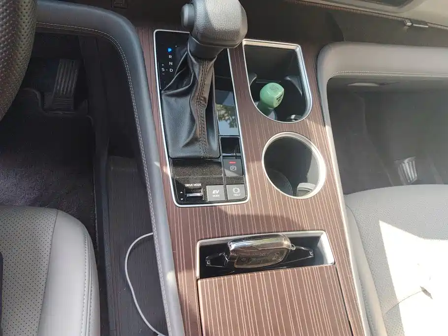 Toyota Sienna — миниатюра 16