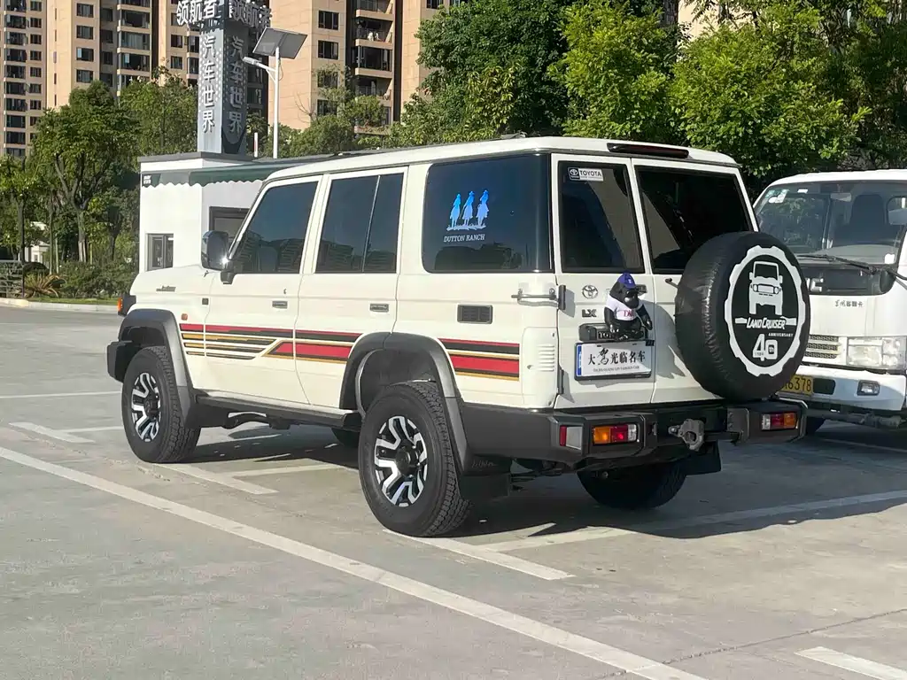 Toyota Land Cruiser — миниатюра 4