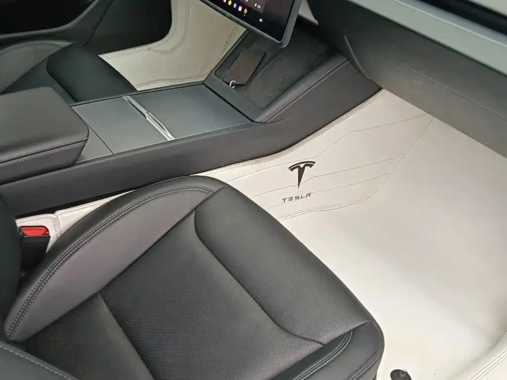 Tesla Model 3 — миниатюра 12