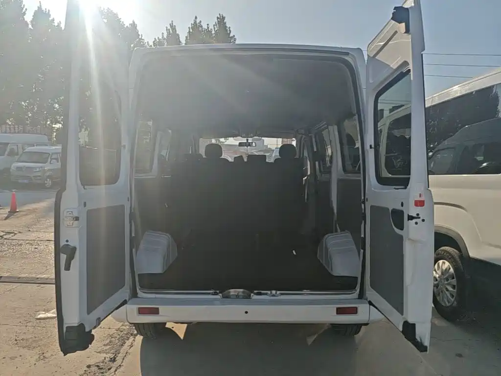 Maxus V80 — миниатюра 19