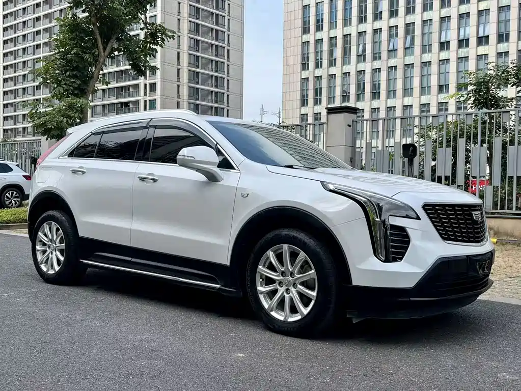 CADILLAC XT4