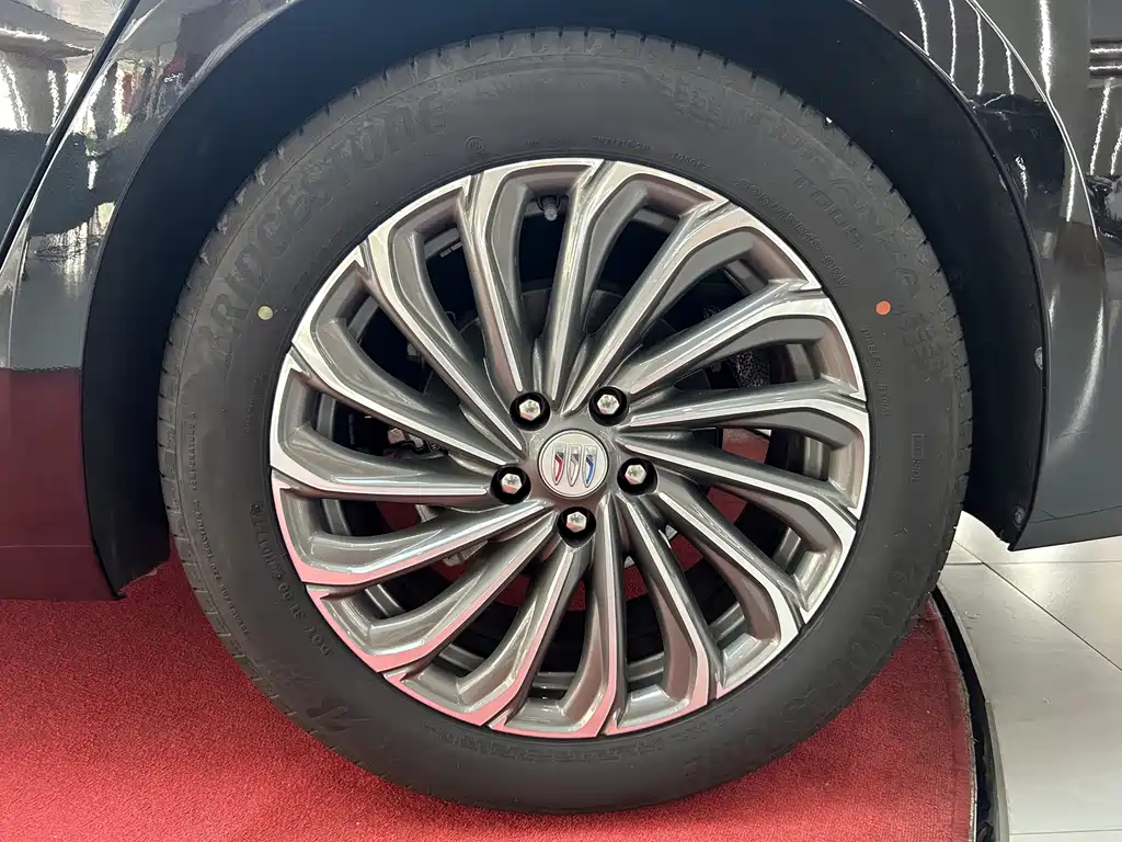 Buick LaCrosse — миниатюра 40