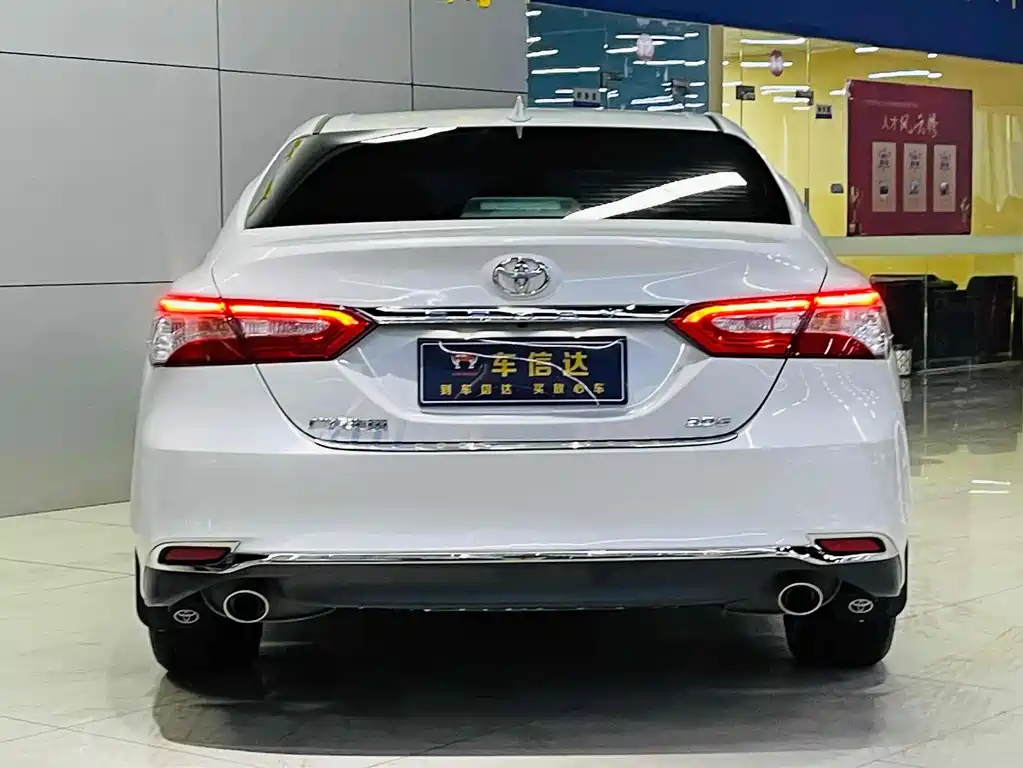 TOYOTA CAMRY