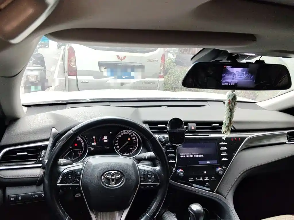 Toyota Camry — миниатюра 5